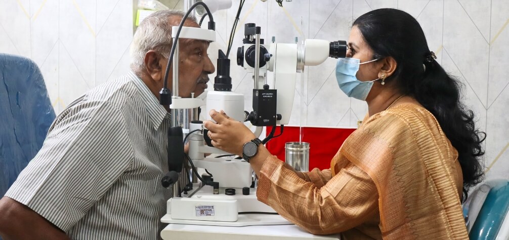 refraction eye care test