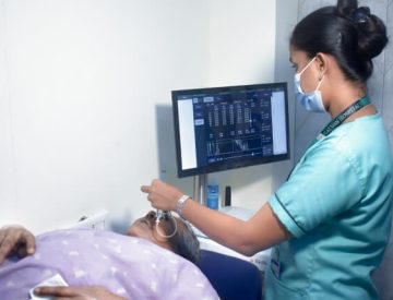 retina check up eye hospital